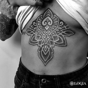 tatuaje-vientre-mandala-logia-barcelona-pablo-sequeira 